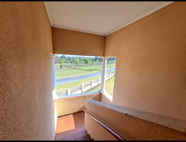 3 BEDROOM FLAT TO LET IN THREE RIVERS PROPER